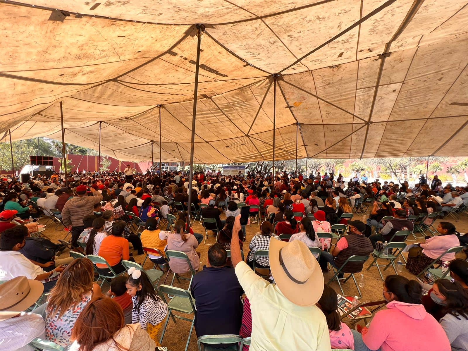 Alejandro Armenta Presenta Su Libro En Tecamachalco