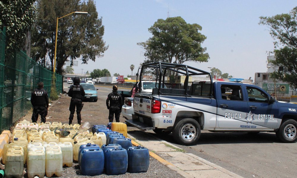 Colocan Barreras En La Autopista Para Evitar Venta De Huachicol