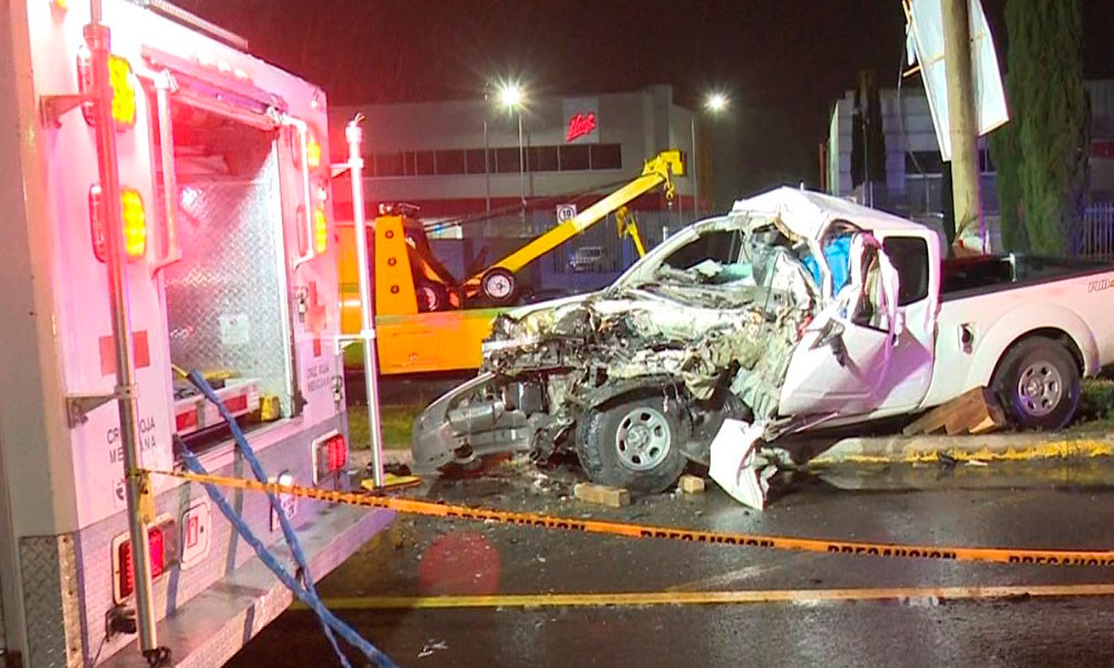 Mueren Dos Prensados Tras Choque En Perif Rico