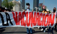Exigen salud y vacunas para estudiantes y niños en Puebla