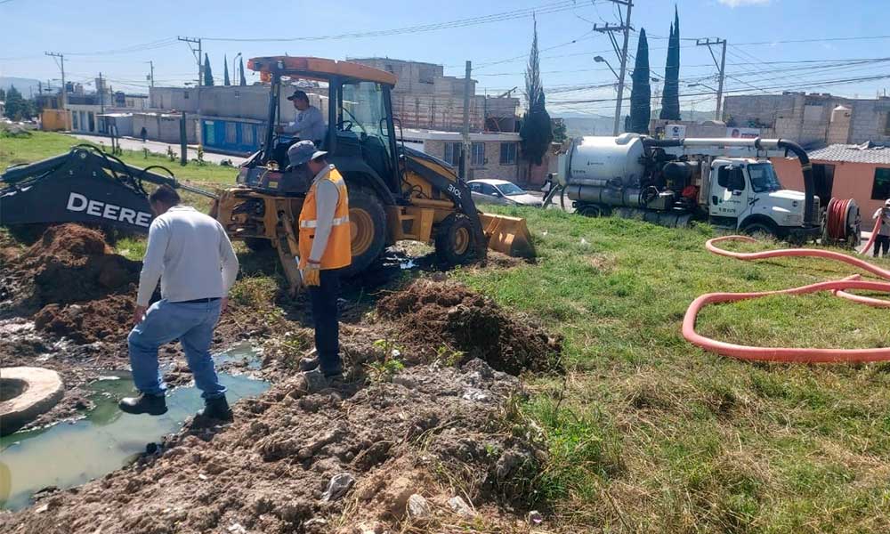 Ante nula respuesta del gobierno, habitantes mejoran condiciones del drenaje al sur de Puebla
