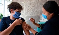 Cómo obtener un amparo para vacunar contra el Covid a tus niños