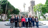 Entrega Ayuntamiento de Puebla renovación del zócalo capitalino 