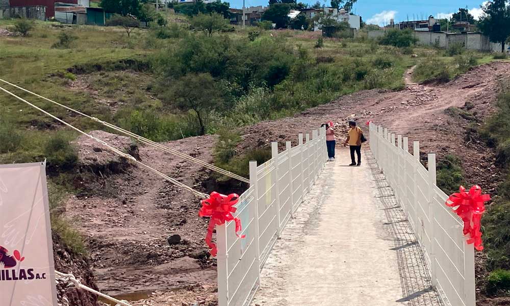 Toño lopez inaugura puente peatonal en Colonia Maria Auxiliadora