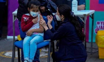 Juez ordena al Gobierno Federal vacunar a todos los menores de entre 12 a 17 sin importar estado de salud