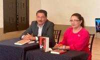 Presentó Ulises Ruíz Ortiz su libro  “Por el Rescate de México”