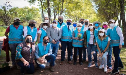 Universitarios promueven la “Creación de jardines y andadores para polinizadores en la BUAP”