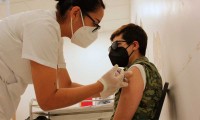 Exige profesor de Tenampulco vacunas para los estudiantes de todo el país