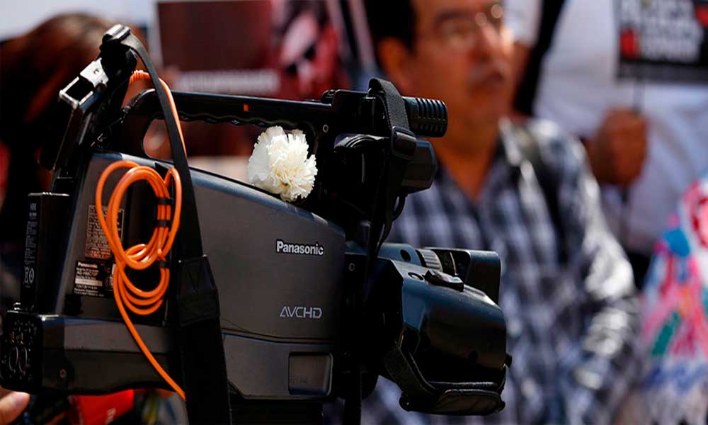 Gobierno de Puebla mantiene acoso contra prensa crítica