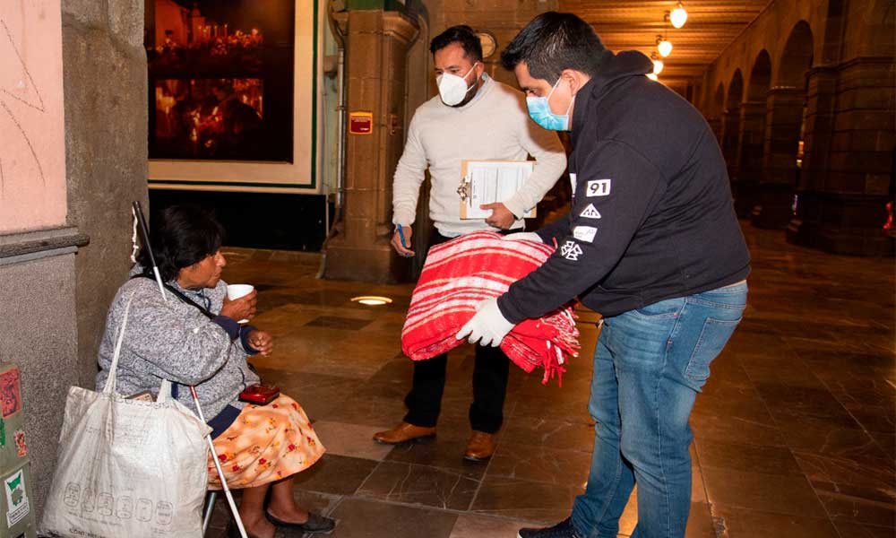 SMDIF Puebla brinda refugio y alimento a personas en situación de calle en el Dormitorio Municipal
