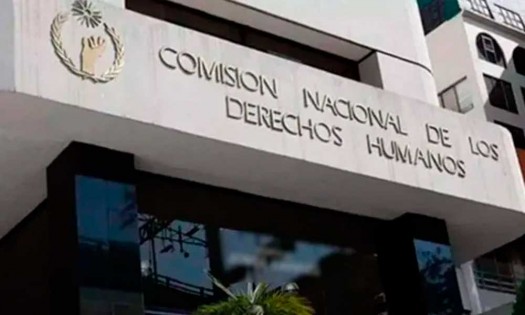 Pide CNDH a Barbosa que detenga el hostigamiento contra la prensa crítica 