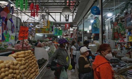 ¡Mercados limpios y seguros! Ayuntamiento da mantenimiento para hacer compras de fin de año