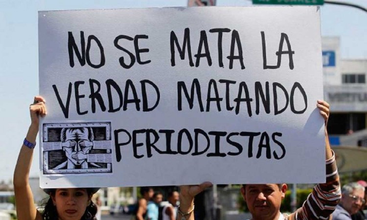 Reclama investigación Sociedad Interamericana de Prensa tras asesinatos de periodistas en México y Honduras