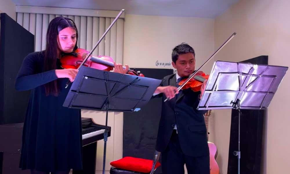Deleitan jóvenes artistas poblanos con recital de música