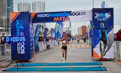 Anahí Cepeda Martínez, estudiante de Enfermería en la BUAP, destaca en atletismo de alto rendimiento