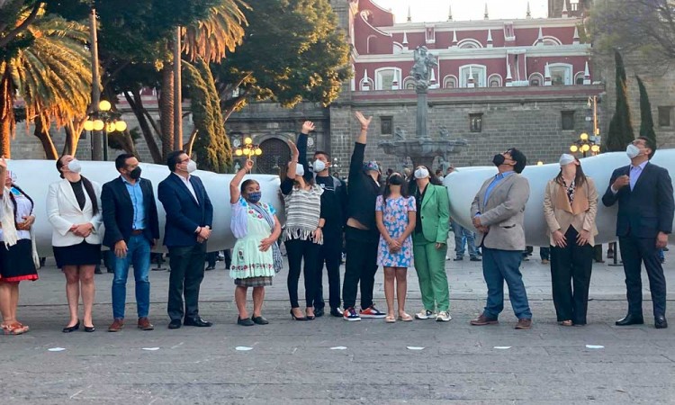 Inician festejos por el 35 aniversario de Puebla como ciudad Patrimonio con escultura monumental