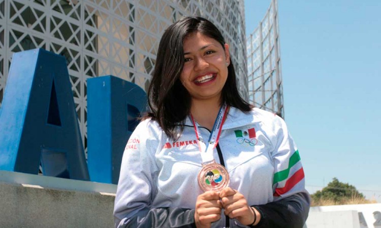 Victoria Cruz Romano: estudiante de la Facultad de Ciencias Químicas de la BUAP y Premio Estatal del Deporte