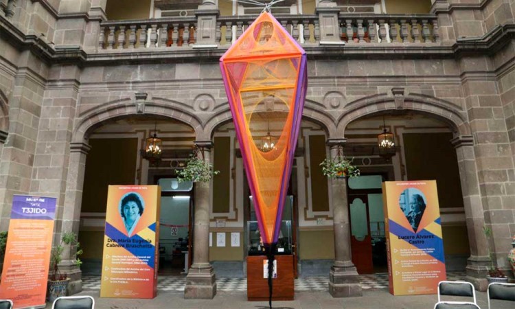 Inauguran exposición Mujer de Tinta, un tributo a las aportaciones de las mujeres a la historia, el arte y la ciencia