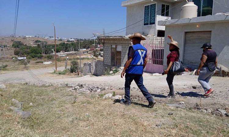 Denuncian falta de servicios básicos en la colonia Tlanesse en Puebla