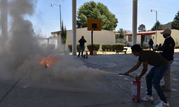 Capacitan Protección Civil a estudiantes y maestros en Ocoyucan