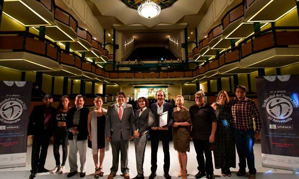 Entregaron reconocimientos a íconos del escenario teatral poblano