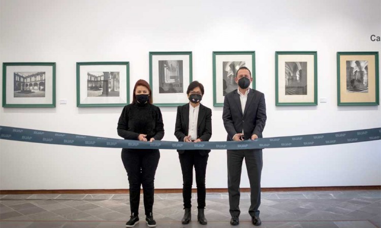Inauguran la exposición Adalberto Luyando, legado fotográfico, en el Edificio Carolino de la BUAP