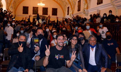 En la Fenali BUAP, el divulgador científico Javier Santaolalla llevó a los jóvenes a un viaje por las estrellas