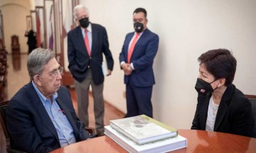 Presenta Cuauhtémoc Cárdenas su libro Por una democracia progresista en la Fenali BUAP 2022