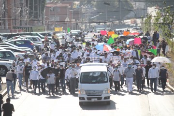 Exigen trabajadores del sector salud abasto en insumos y la construcción de un nuevo hospital