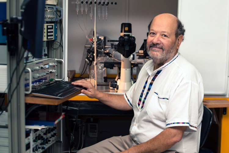 El científico de la BUAP, Enrique Soto, es distinguido como Investigador Nacional Emérito