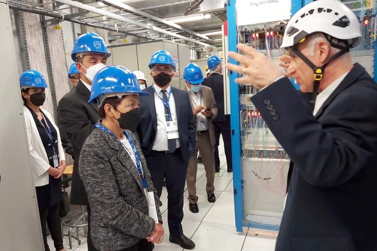 La Rectora de la BUAP, Lilia Cedillo, visita las instalaciones del CERN en Suiza