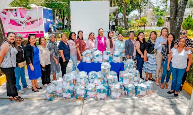 Con motivo del Día de las Madres, SMDIF hace donativo de conservas a subsistemas de Juntas Auxiliares