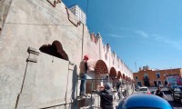 Encuentran vestigios de un canal de agua encofrado en el mercado El Alto