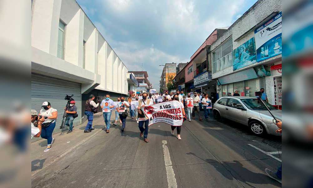 Marchan periodistas en Veracruz para exigir justicia por reporteras asesinadas