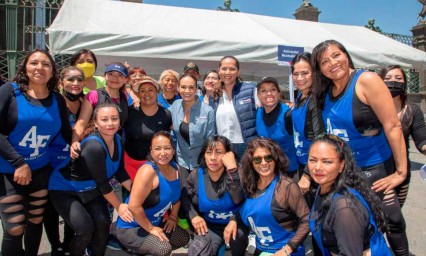 Encabeza Liliana Ortiz celebración para mamás y docentes de la ciudad de Puebla