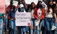 Marchan cinco mil estudiantes; exigen recursos para casas del estudiante antorchistas