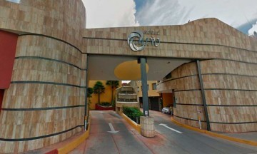 Jovencita acusa a presunto policía de abusar de ella en Motel Miño