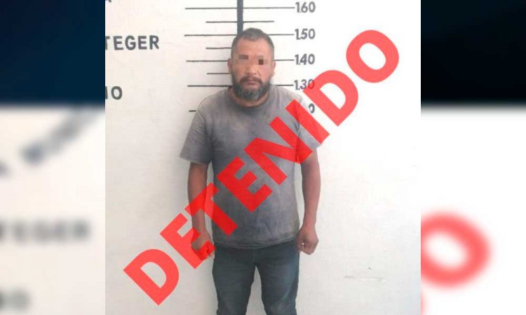 Policías de San Pedro Cholula detienen a hombre por golpear a su pareja e hijo