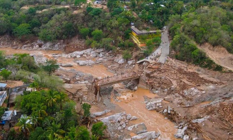 11 muertos y 33 desaparecidos en Oaxaca por huracán Agatha
