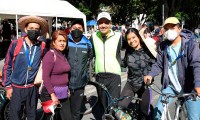 Realizan "Gran Paseo Muy Padre" con más de 650 papás en el Centro Histórico de Puebla