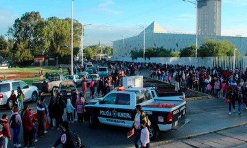 Filas para vacunación en el Centro Expositor