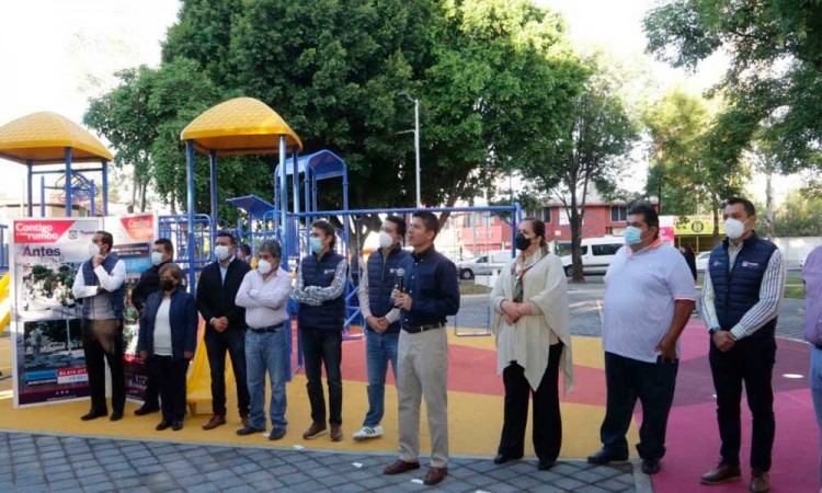 Alcalde Eduardo Rivera entrega parque en la Colonia Héroes de Puebla