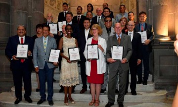 Reconocen como Visitantes Distinguidos a odontólogos internacionales