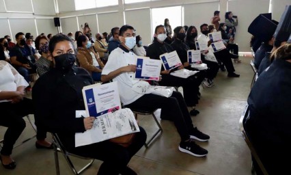 Celebran graduación de estudiantes de gastronomía y estilismo del Centro de Desarrollo y Habilidades del Municipio de Puebla