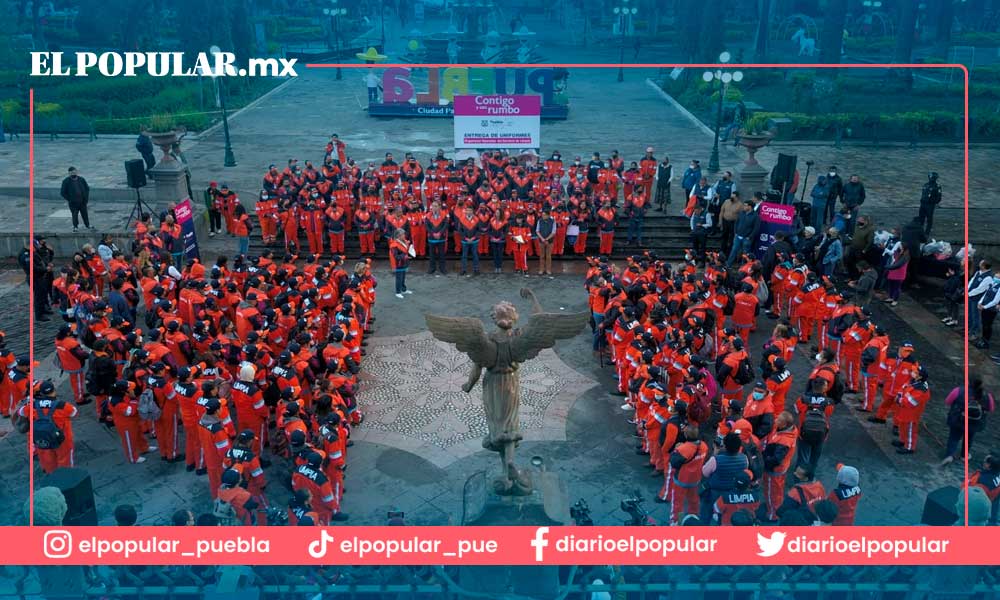 Entrega Ayuntamiento de Puebla uniformes a "Naranjitas"