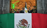 Realizan el Grito de Independencia en el Palacio Municipal de Puebla