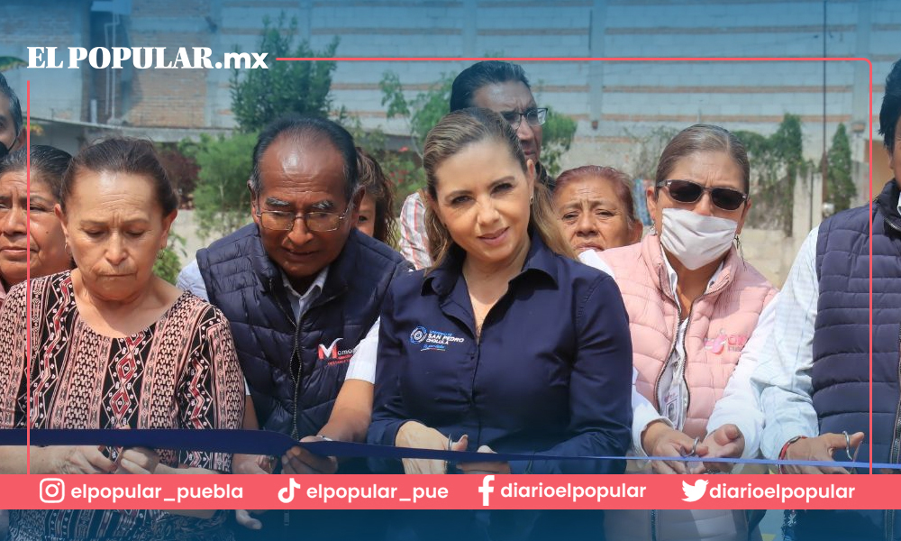 Inaugura Paola Angon 3 calles en Acuexcomac y Momoxpan