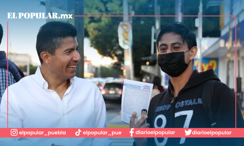 Informa Eduardo Rivera sobre avances de su gobierno a ciudadanos en las calles de Puebla