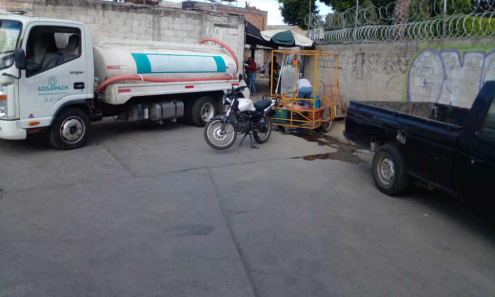 Regularizan suministro de agua en Santiago Momoxpan