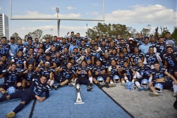 Equipo de fútbol americano Lobos BUAP, campeón de la liga de la OFAMO